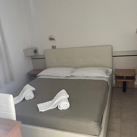 Elsa Mima Hotell Milano Marittima Exteriör bild